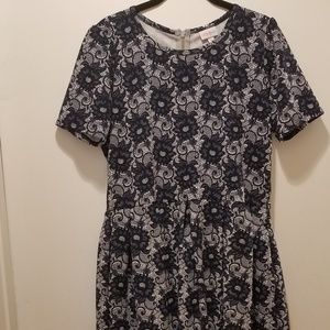 Beautiful, lace-like pattern Amelia dress, EUC